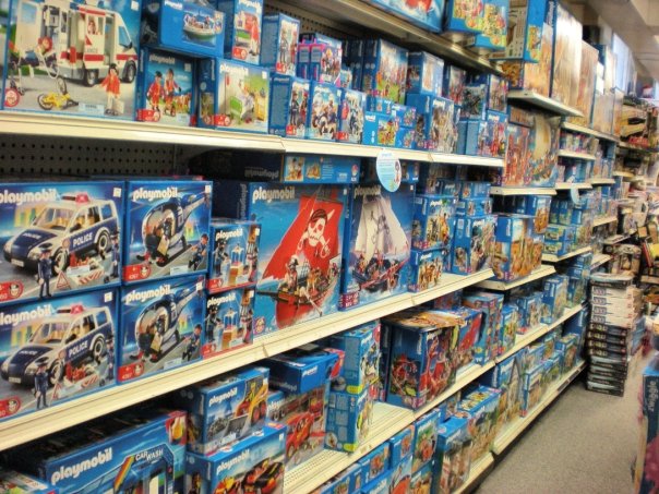 Playmobil at the Toy Chest